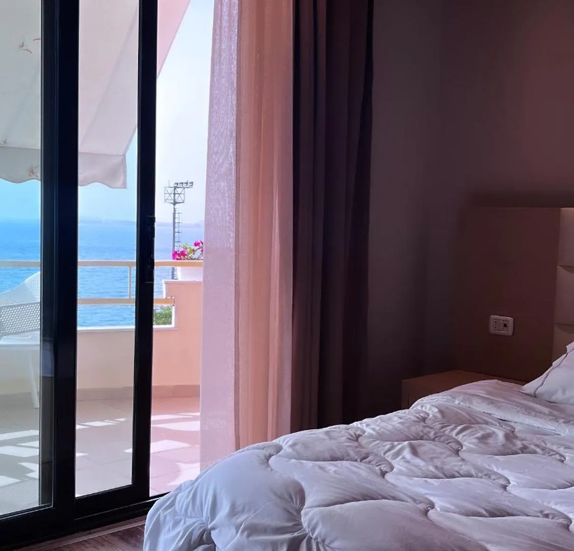 ホテル ルンゴマーレ Vlorë