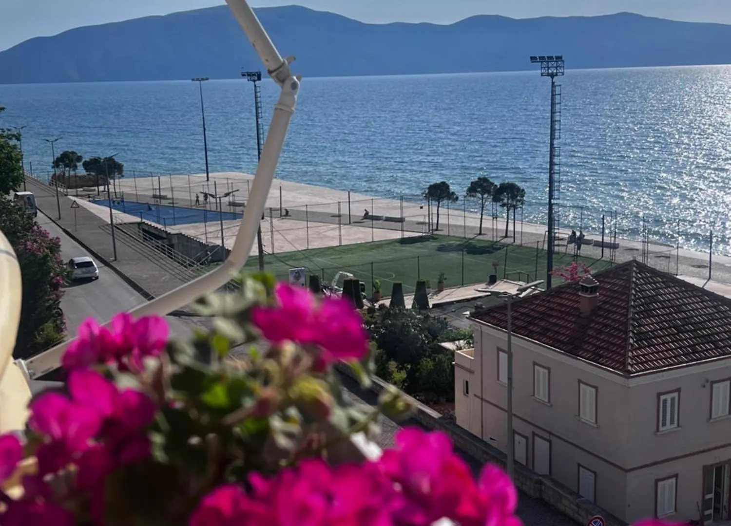 ホテル ルンゴマーレ Vlorë