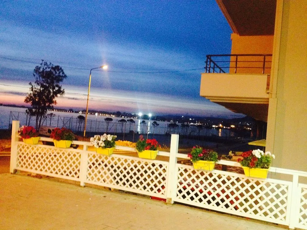 ホテル ルンゴマーレ Vlorë