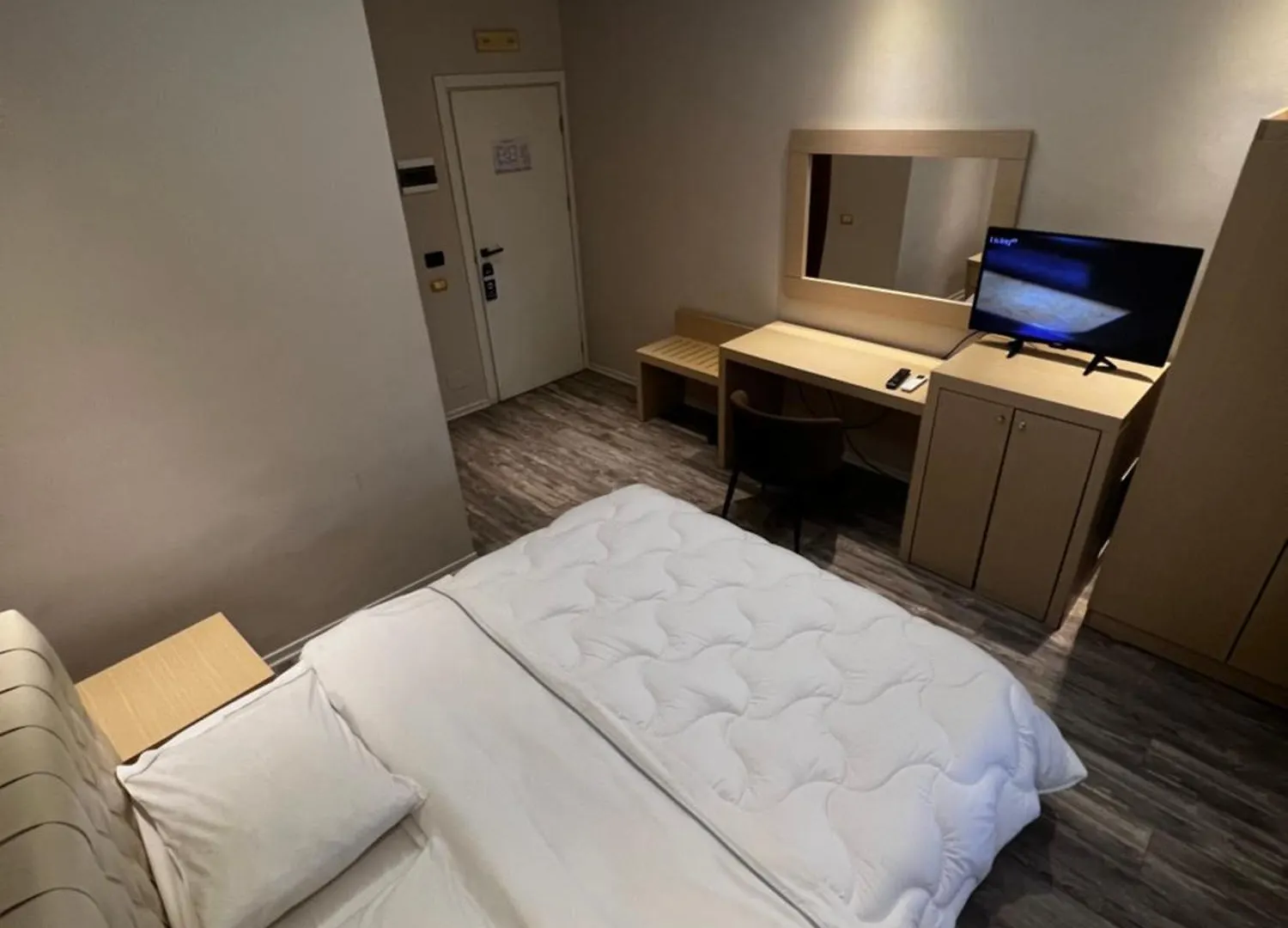 Hotel Lungomare Wlora 3*,